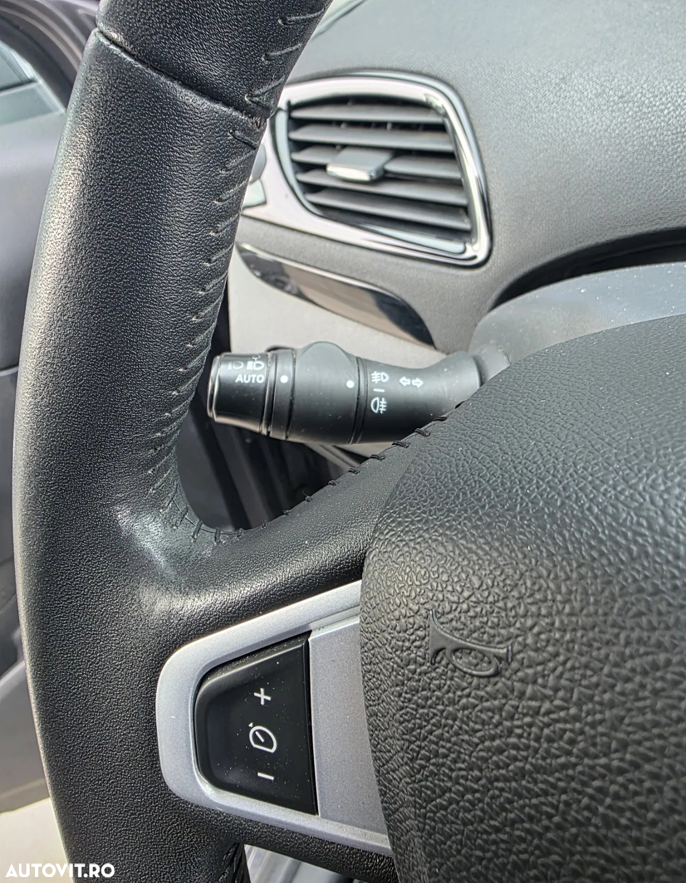 Renault Grand Scenic ENERGY dCi 110 EDC BOSE EDITION - 12