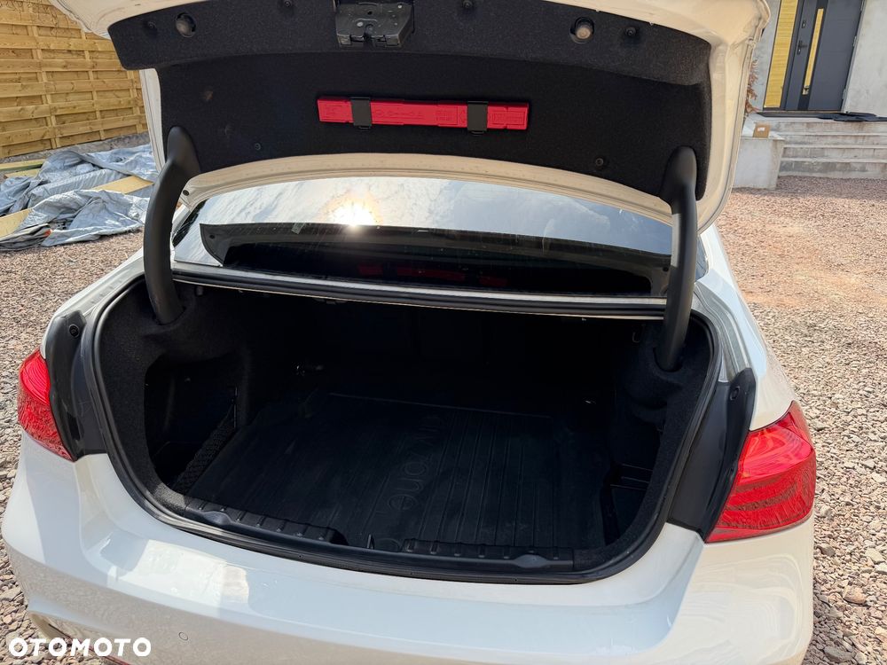 BMW Seria 3 320d xDrive M Sport - 14