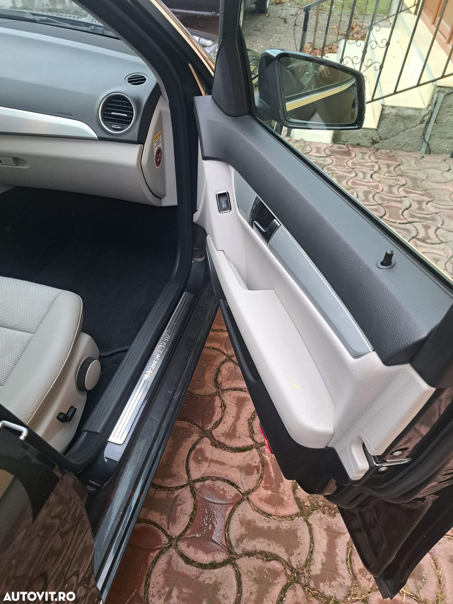 Mercedes-Benz C - 8