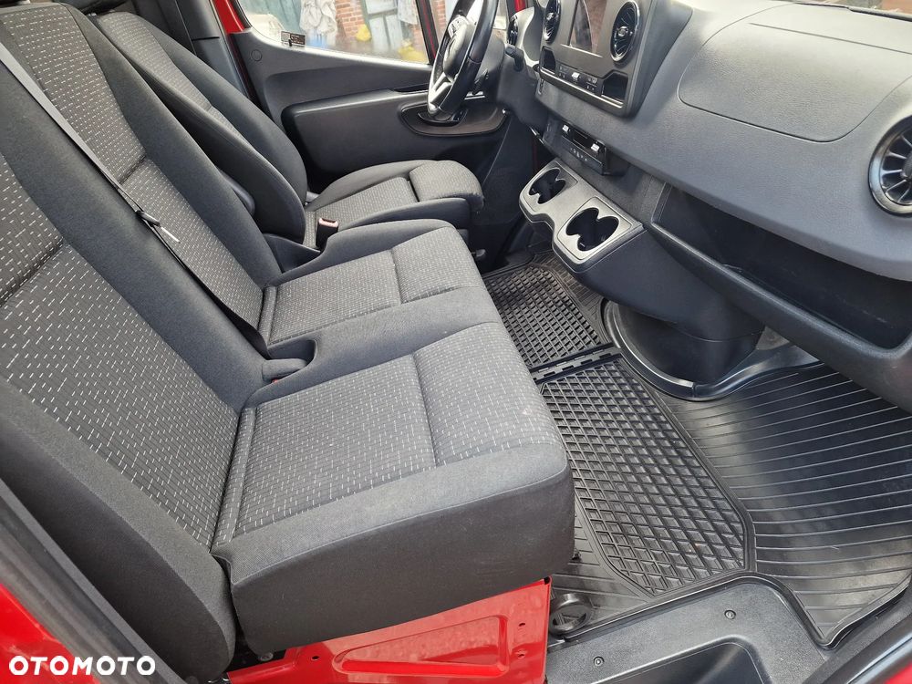 Mercedes-Benz Sprinter - 14