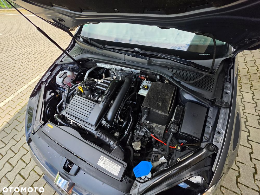 Volkswagen Golf - 34