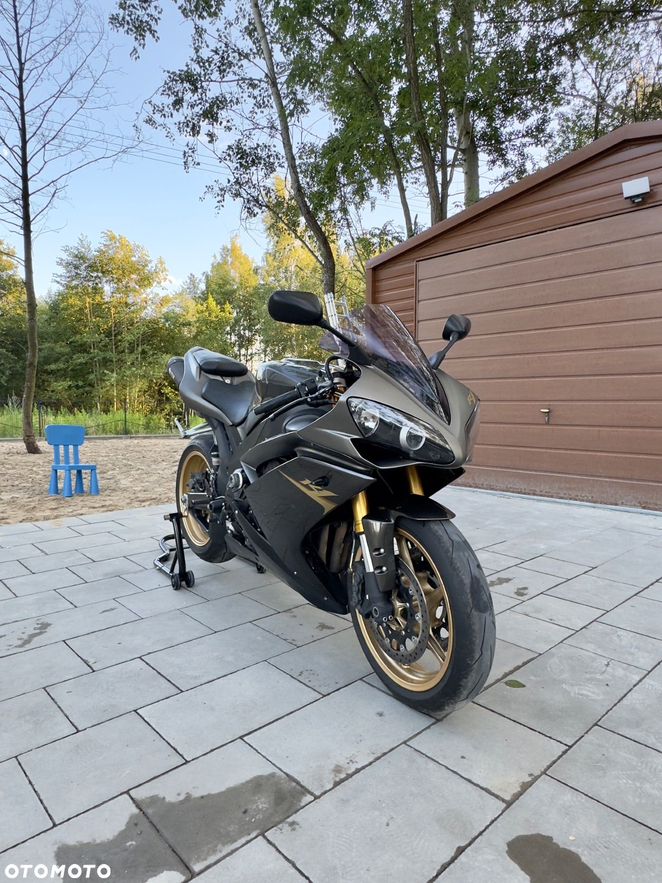 Yamaha R1 - 1