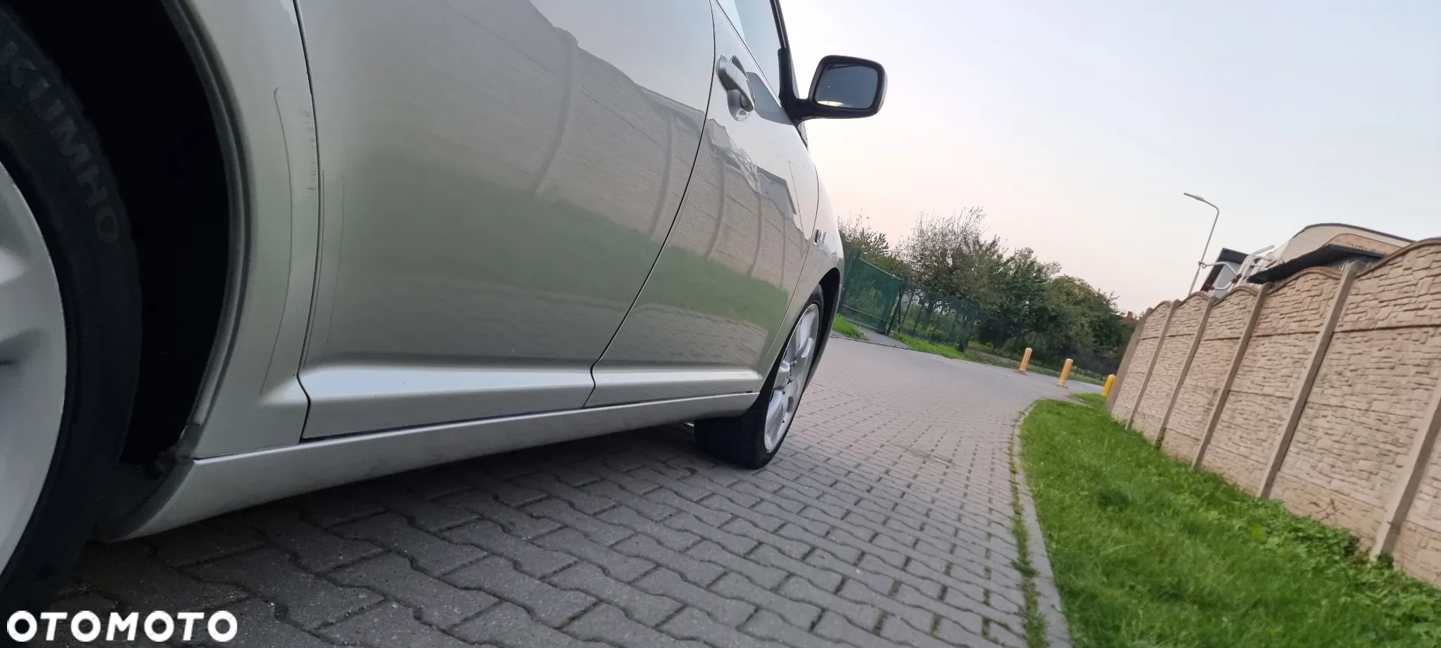 Toyota Avensis - 13