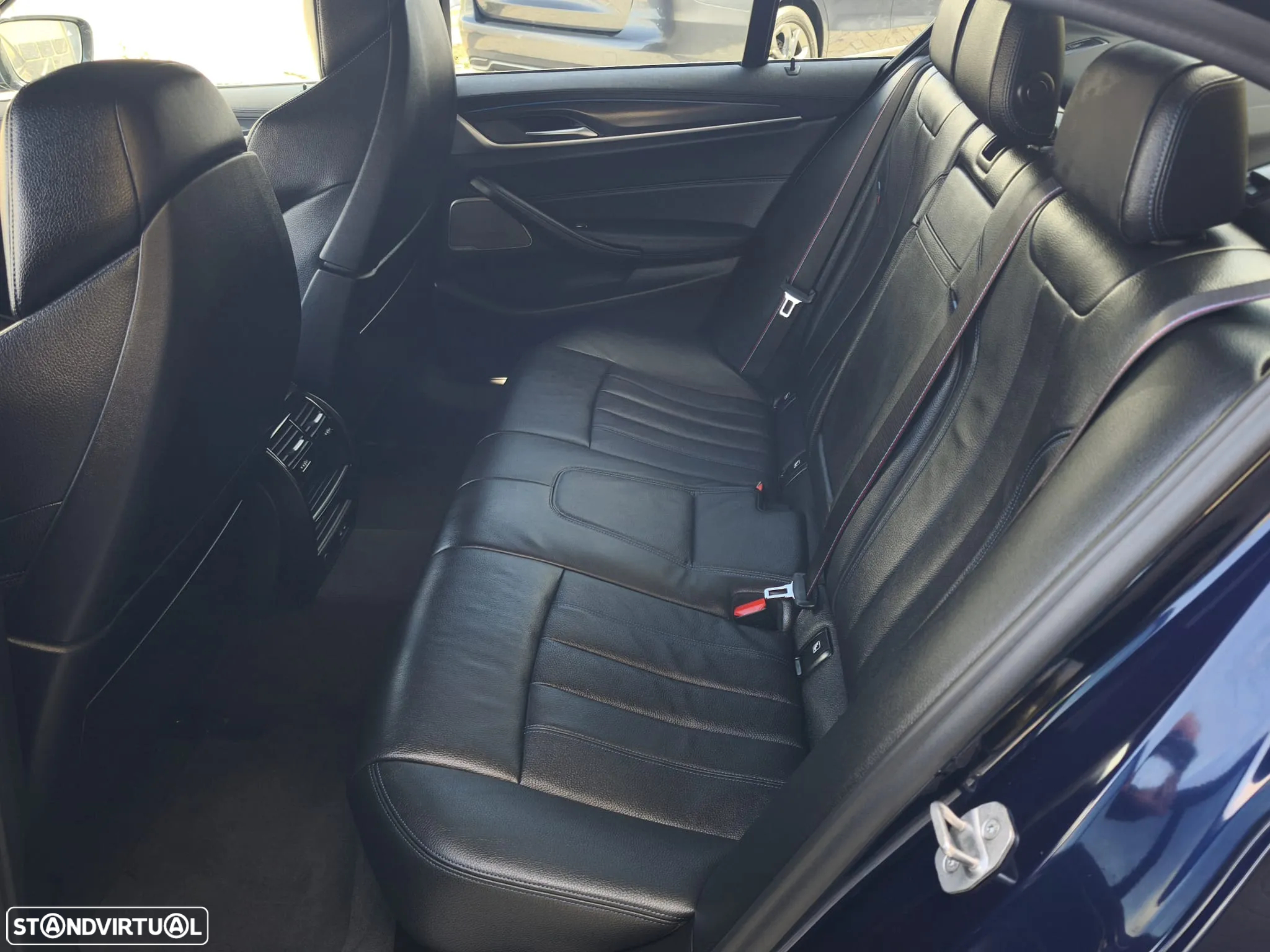 BMW 545 e xDrive Pack M - 23
