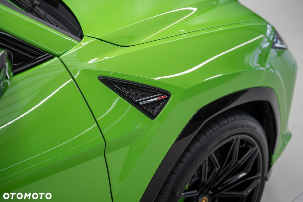 Lamborghini Urus - 11
