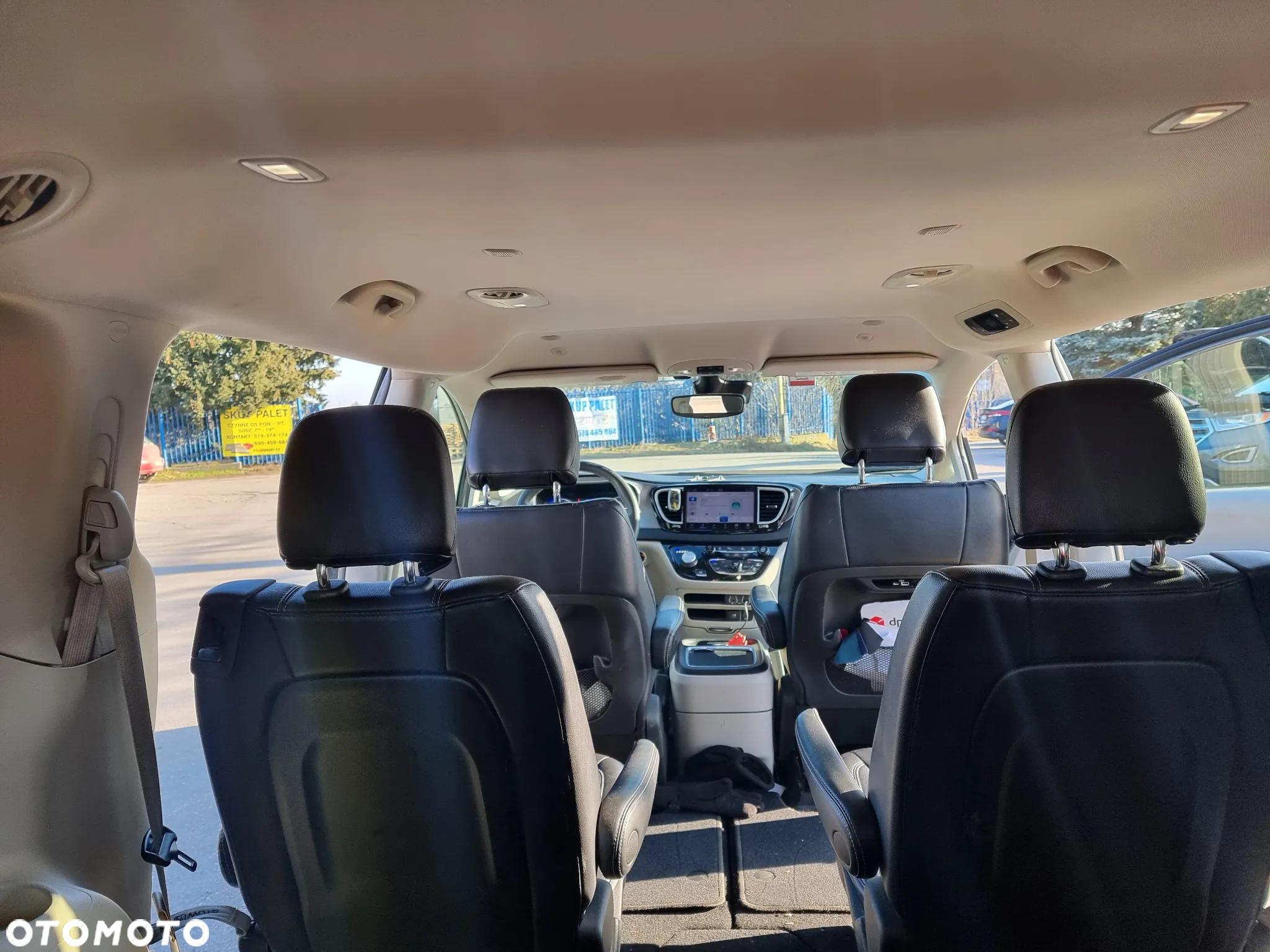 Chrysler Pacifica - 16