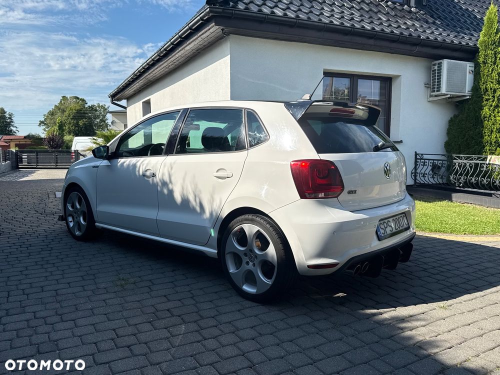 Volkswagen Polo - 4