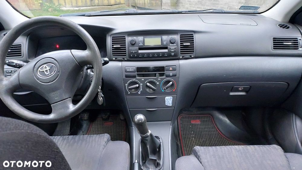 Toyota Corolla - 4