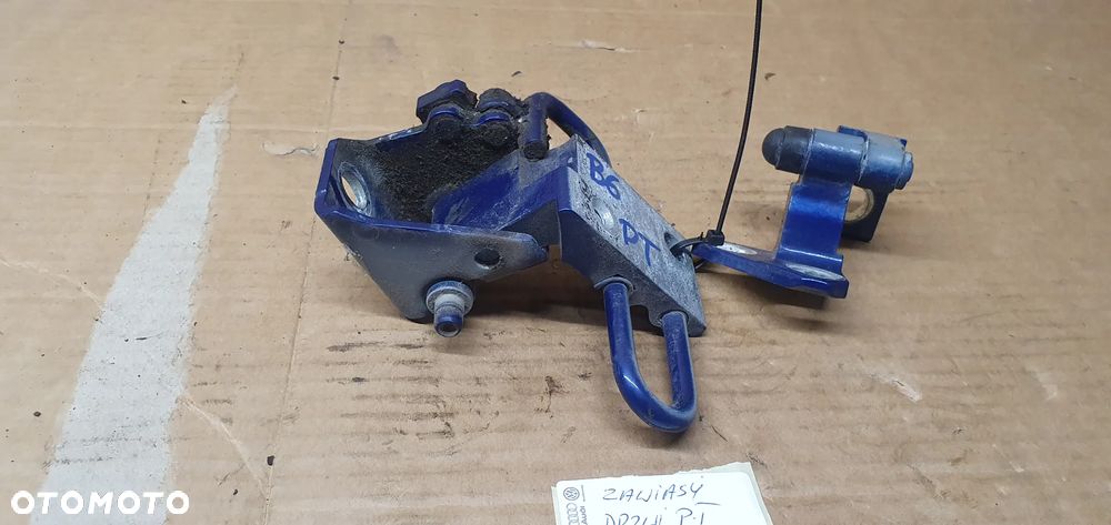 Zawias zawiasy drzwi prawy tył para VW Passat B6 - 2