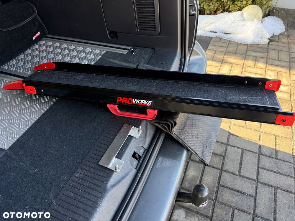 Volkswagen Multivan - 24