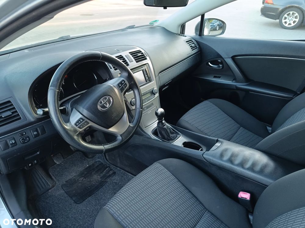 Toyota Avensis Combi 2.0 D-4D Edition - 9
