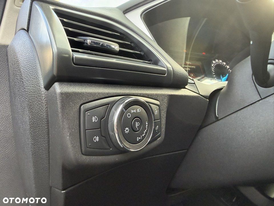 Ford Mondeo SW 2.0 TDCi S&S Titanium - 20