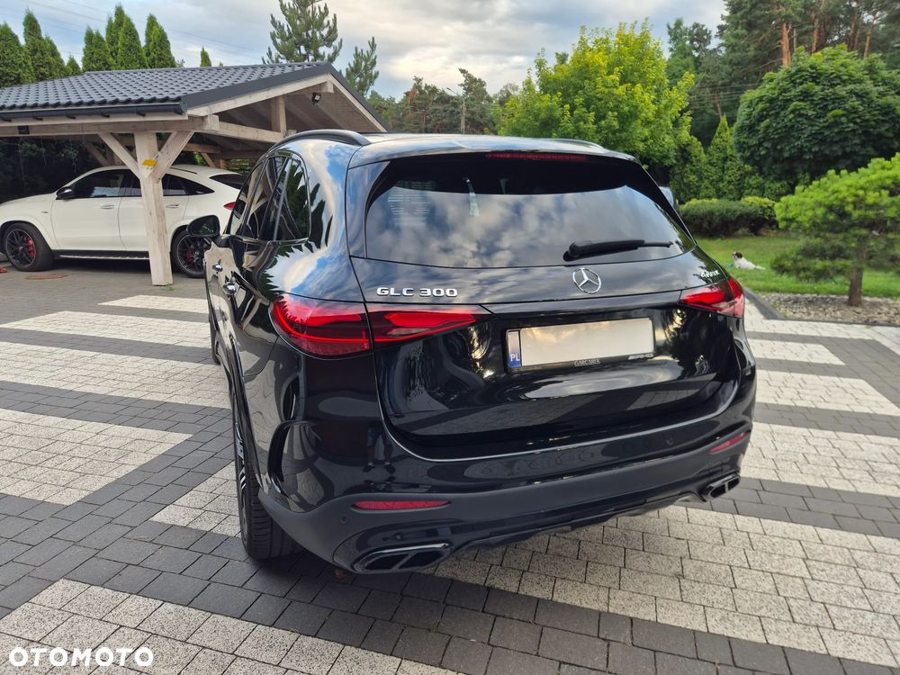 Mercedes-Benz GLC 300 4Matic 9G-TRONIC AMG Line Advanced - 8