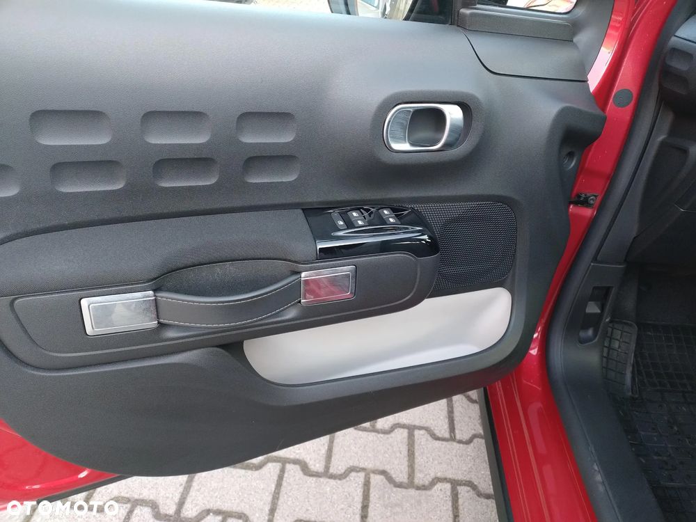 Citroën C3 1.2 PureTech Shine EAT6 - 12