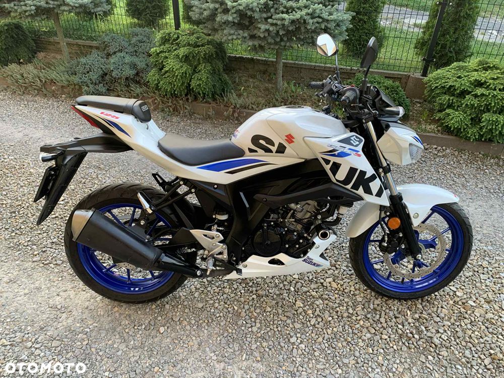Suzuki GSX - 6