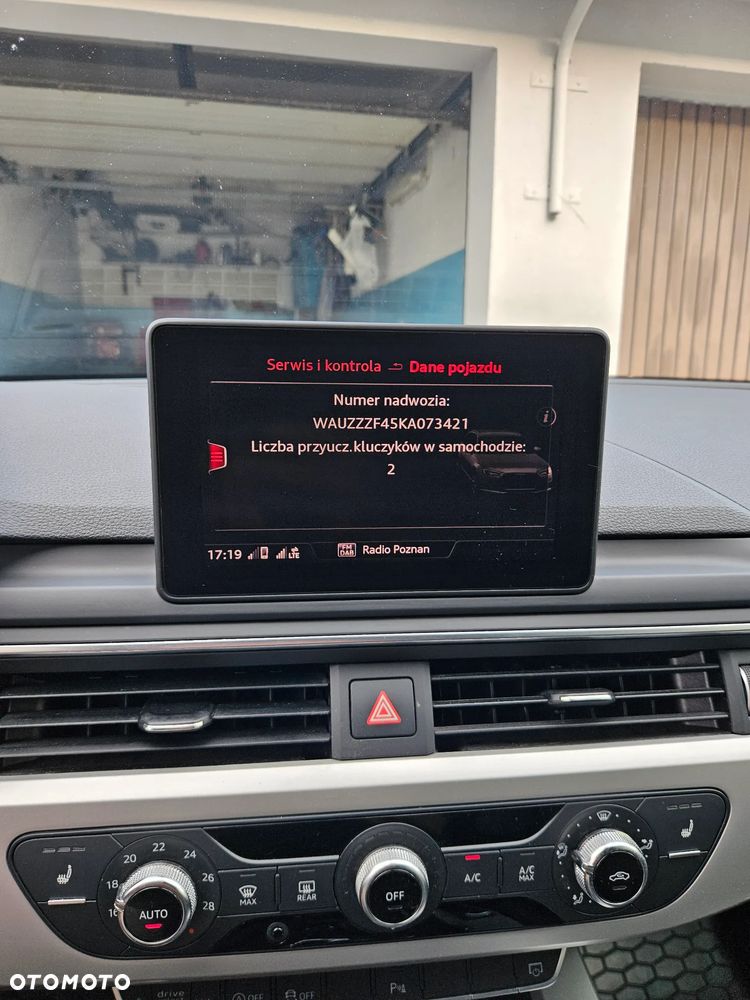 Audi A4 Avant 40 g-tron S tronic - 15