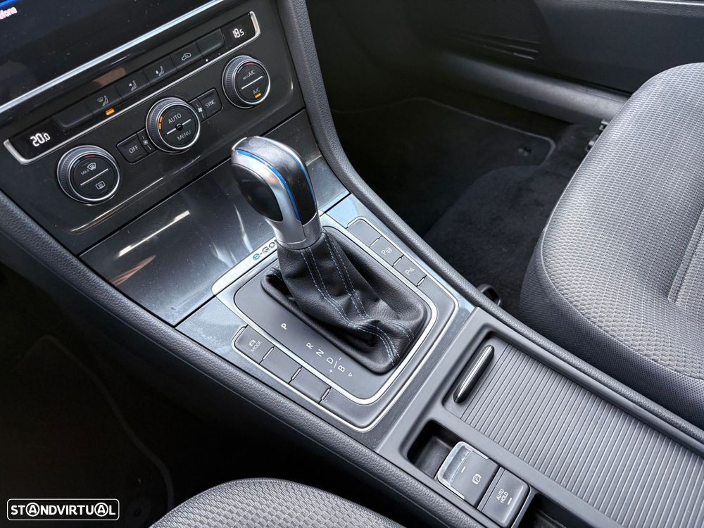 VW e-Golf AC/DC - 46