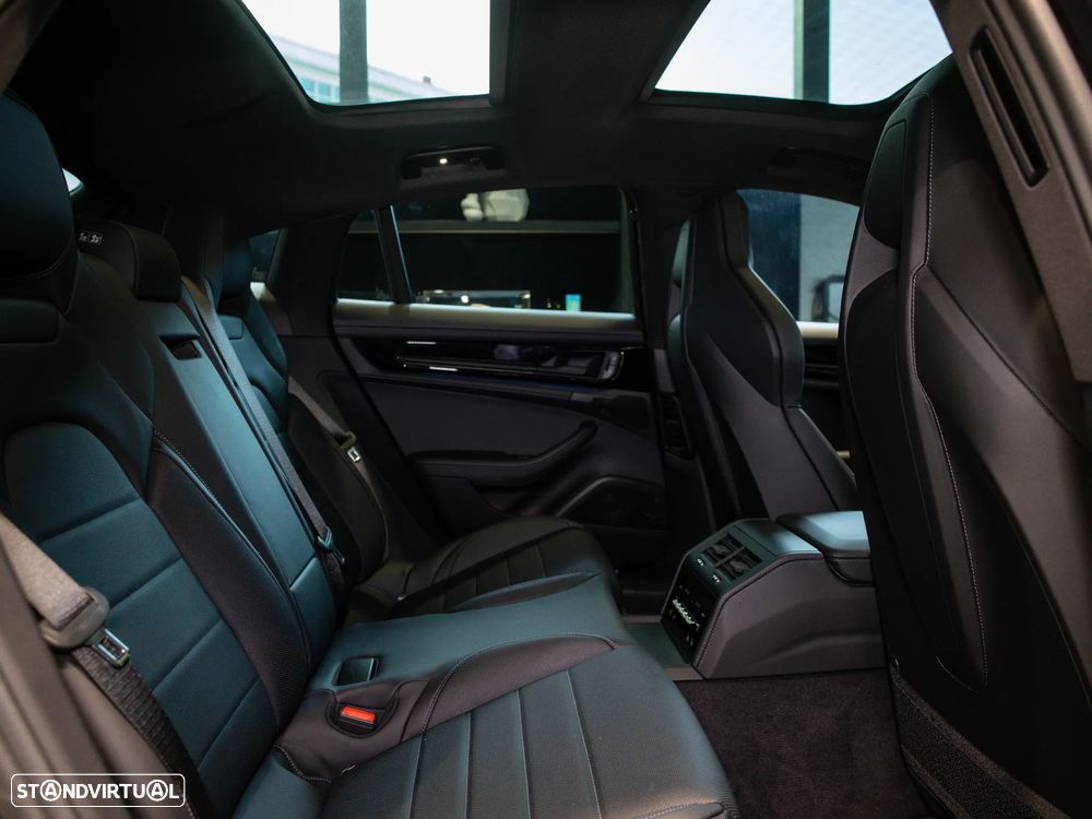 Porsche Panamera 4S E-Hybrid - 38