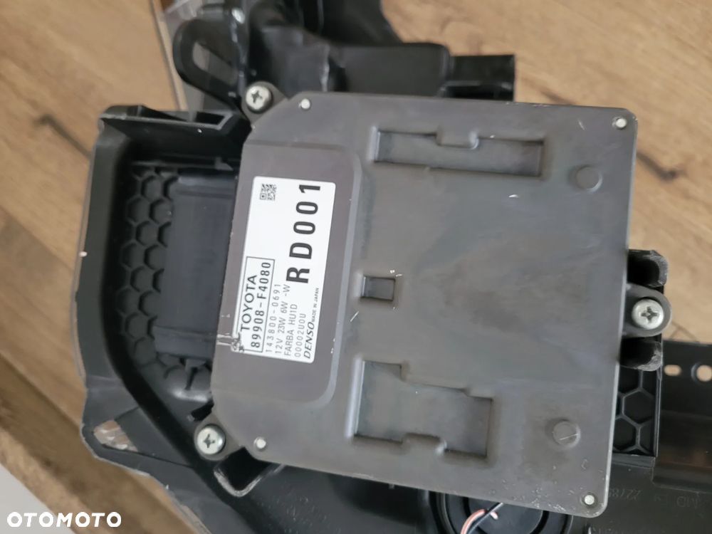 Reflektor Lampa prawa Toyota C-HR GR lift czarna 81110-YP281-00 - 9