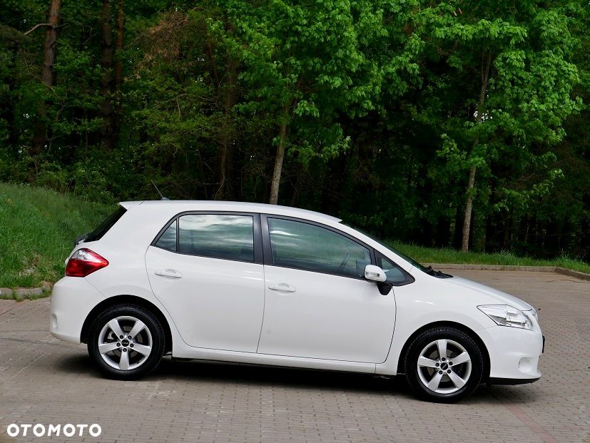 Toyota Auris 1.6 Executive - 9