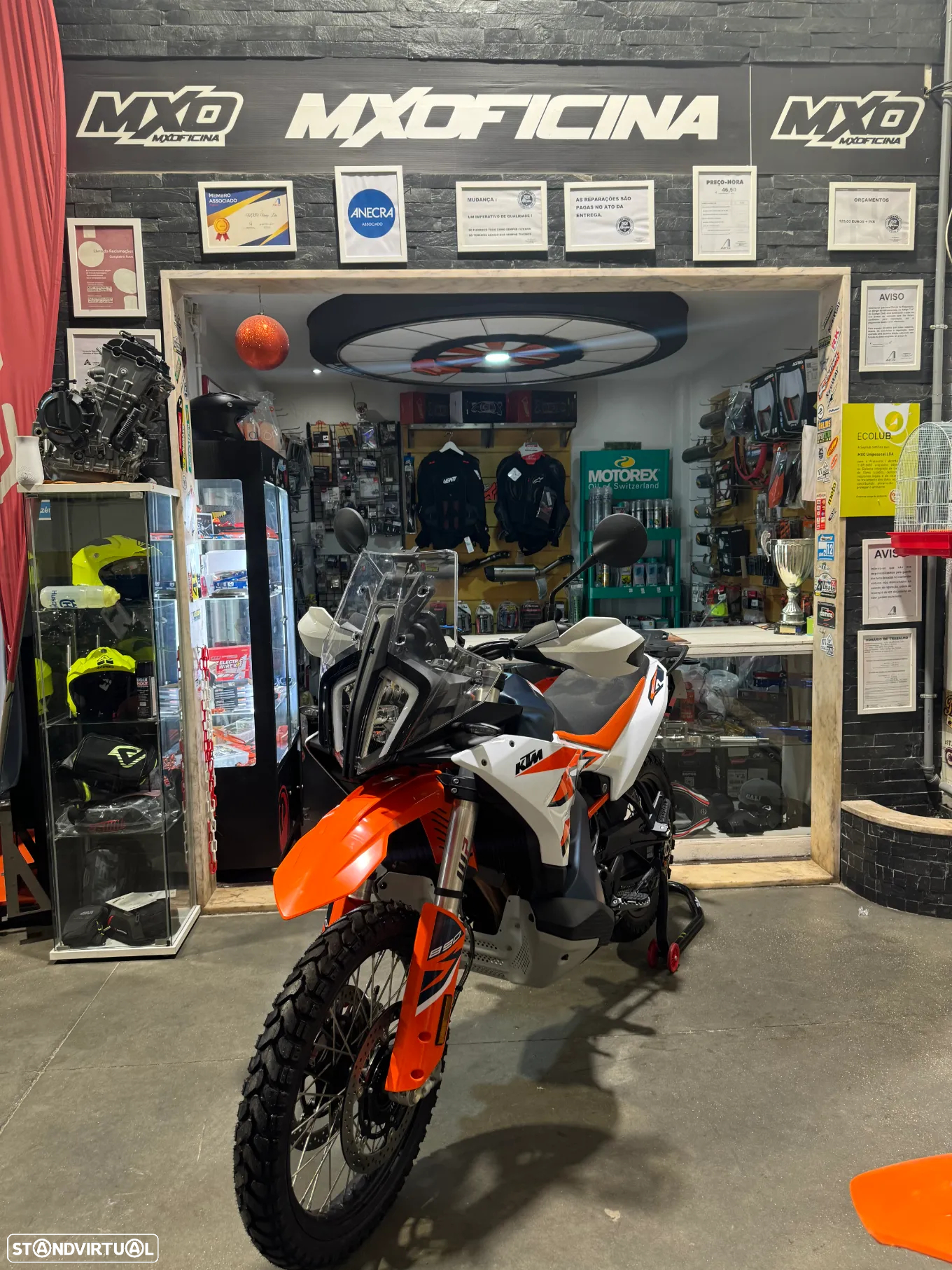 KTM 890 R - 3