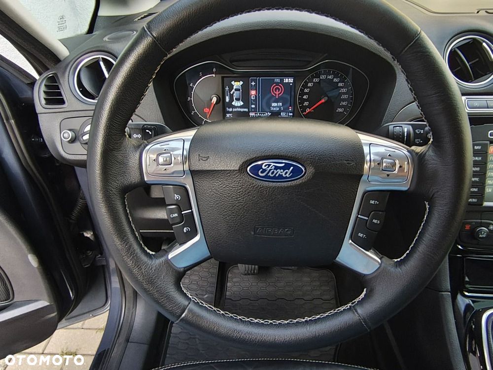 Ford S-Max - 16