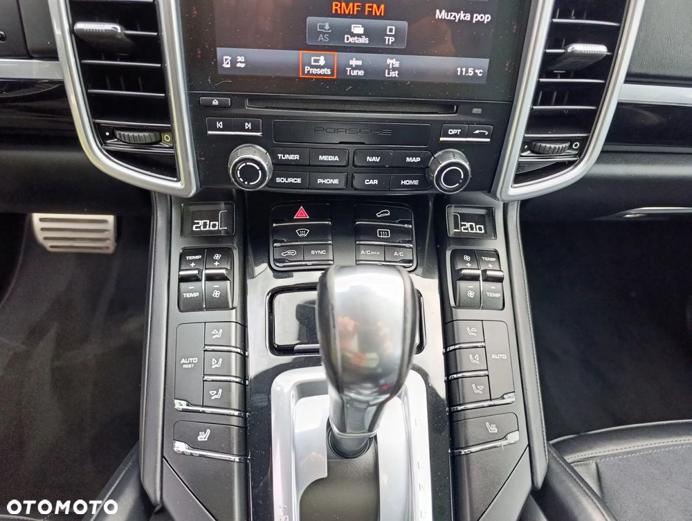Porsche Cayenne S Platinum Edition - 22