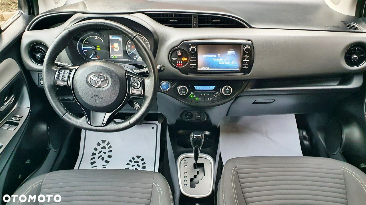 Toyota Yaris - 25