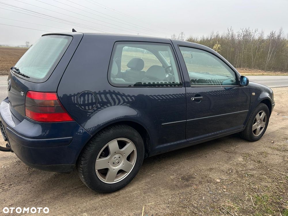 Volkswagen Golf - 6