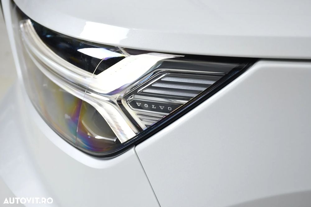 Volvo XC 40 D4 AWD Geartronic R-Design - 20