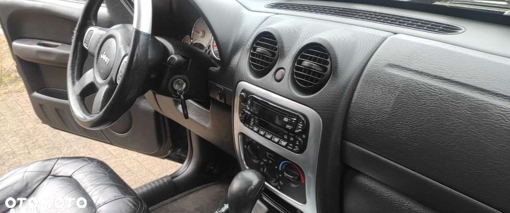 Jeep Cherokee - 27