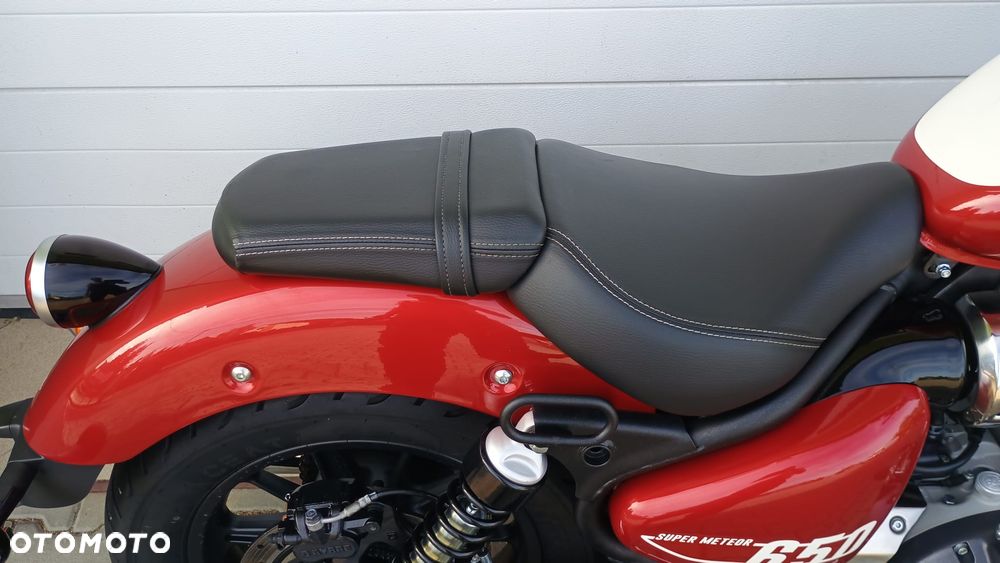 Royal Enfield Super Meteor - 28