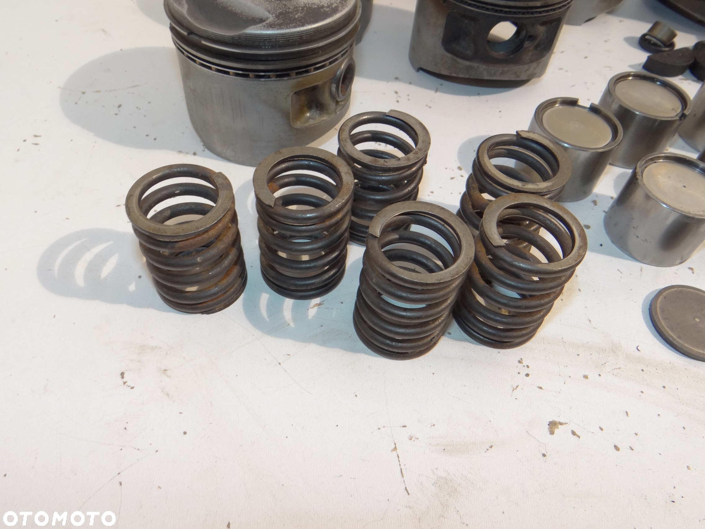 Yamaha XS 750 głowica cylinder tłoki szklanki płytki zaworowe wałek rozrządu pokrywa głowicy Y1238 - 5