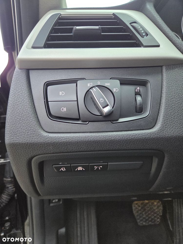 BMW Seria 3 318d - 16