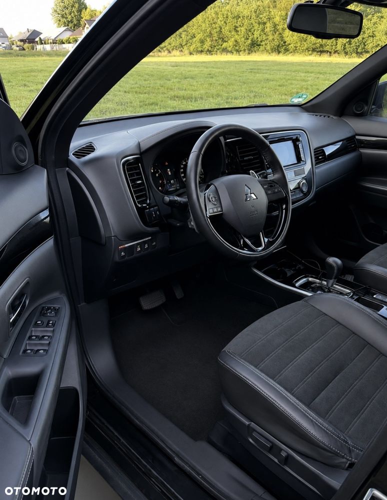 Mitsubishi Outlander 2.0 Instyle Navi - 19