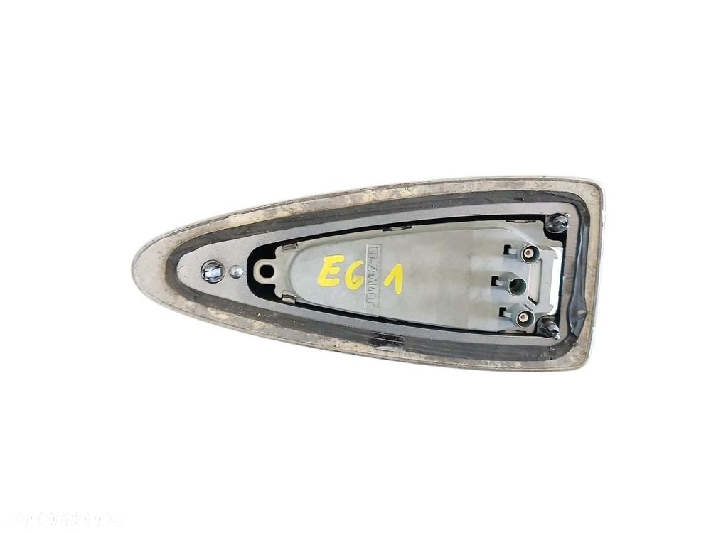 ANTENA DACHOWA A08/7 BMW E61 ANTENA DACHOWA E61 - 2