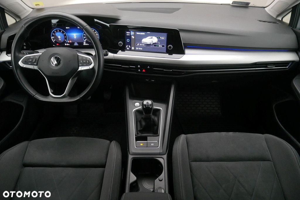Volkswagen Golf - 8