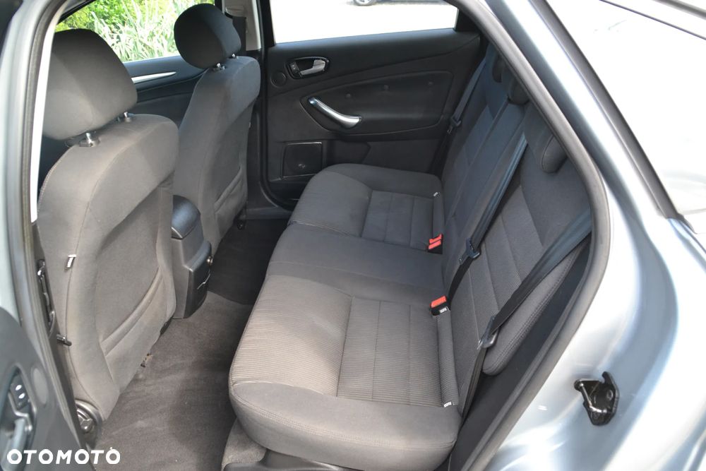 Ford Mondeo 2.0 Viva Titanium - 24