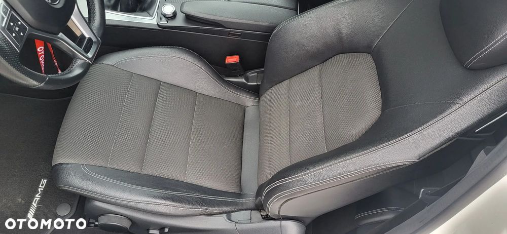 Mercedes-Benz Klasa C 180 (BlueEFFICIENCY) - 14