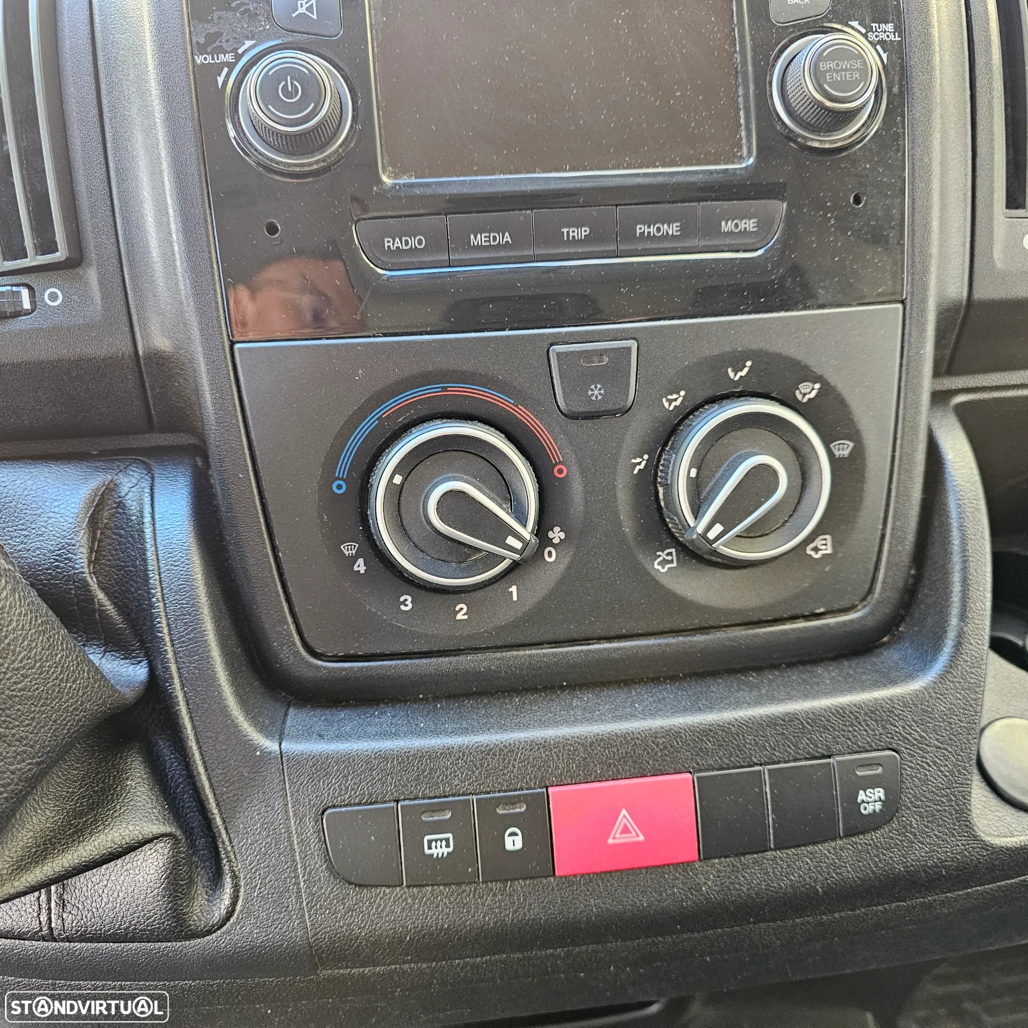 Peugeot Boxer 2.0 HDI Isótermica - 23