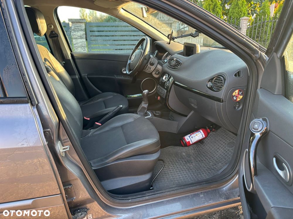 Renault Clio - 18