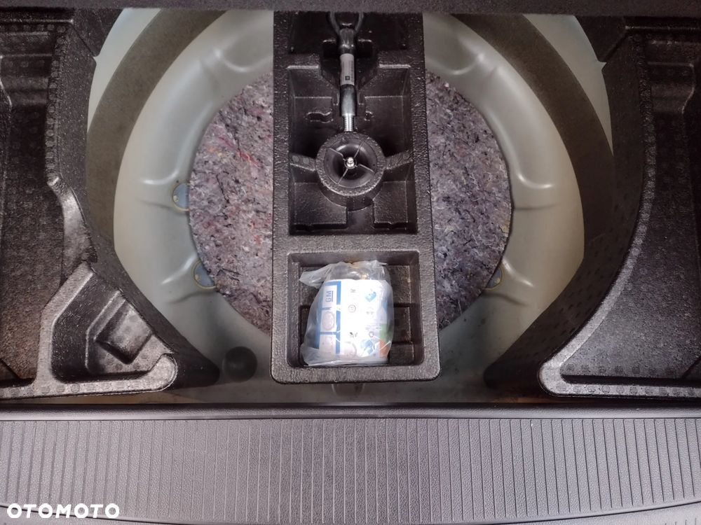 Opel Astra 1.4 Turbo Exklusiv - 25