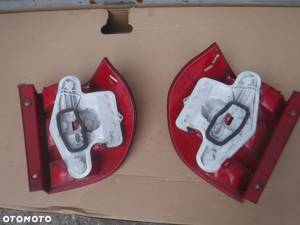 Skoda Yeti LIFT lampa tyl lewa prawa - 4