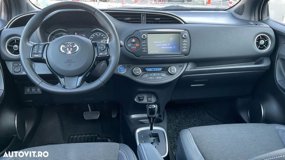 Toyota Yaris 1.5 VVT-i HSD Sol - 9