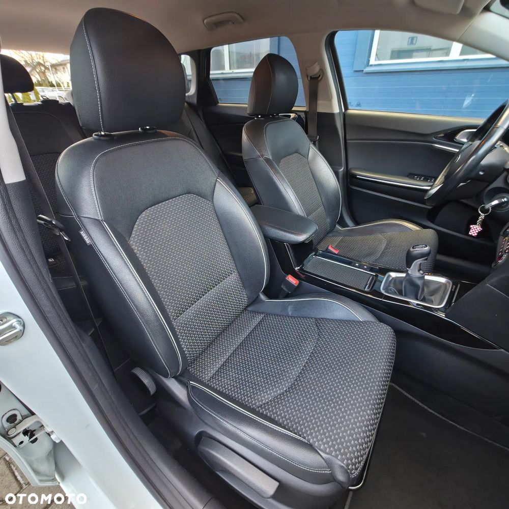 Kia Ceed 1.4 T-GDI OPF Spirit - 26