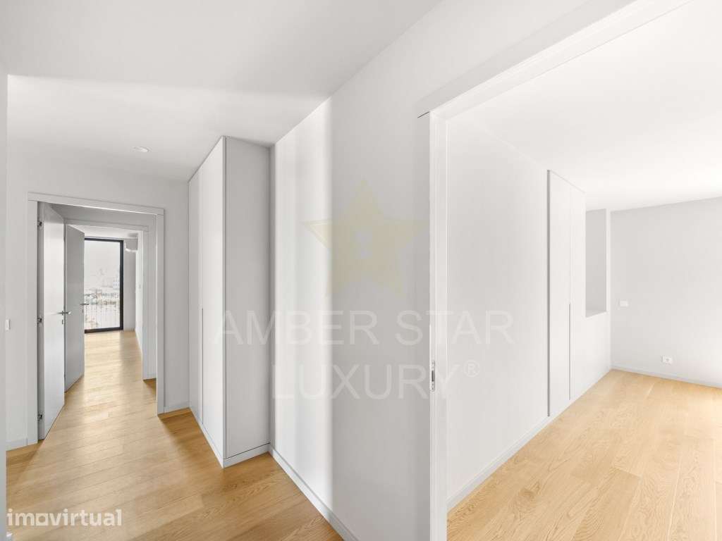 Apartamento T4 Premium com 2 Suítes e Segurança 24h - Grande imagem: 3/35