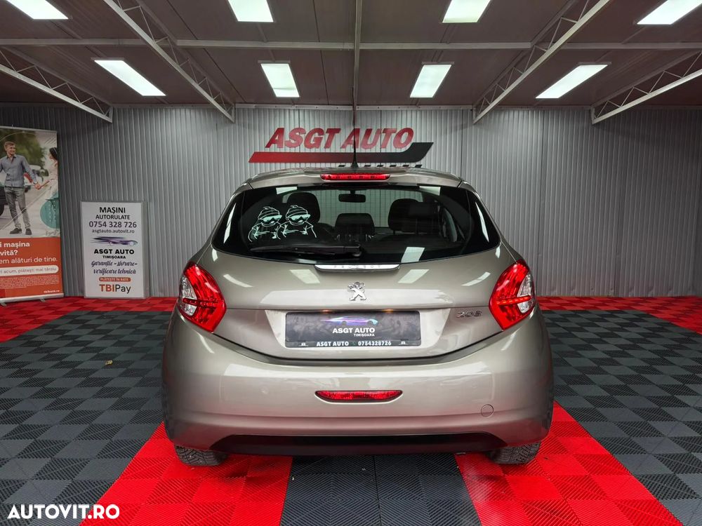 Peugeot 208 - 6