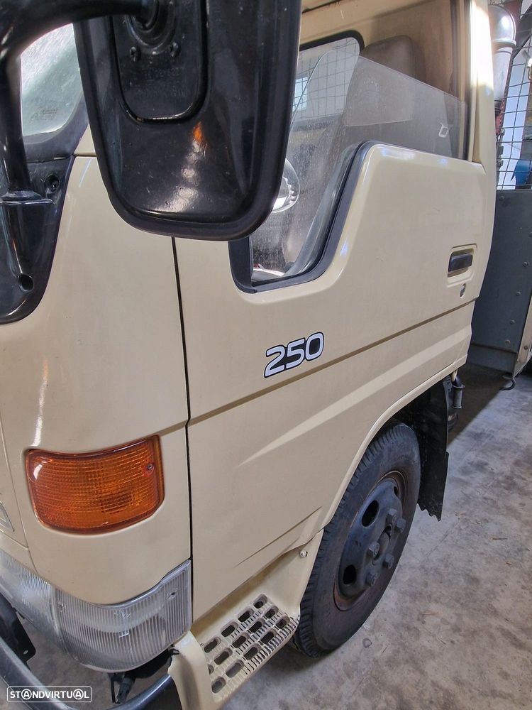 Toyota Dyna 250  3.5 - 4