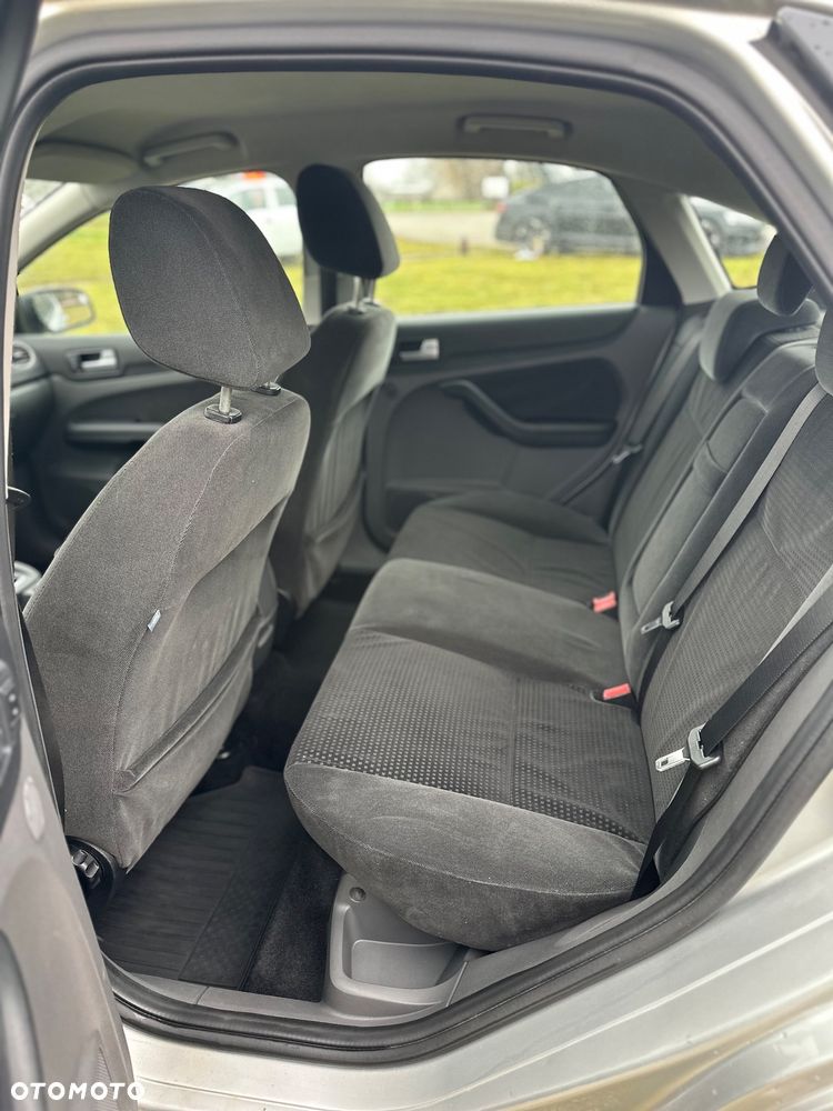 Ford Focus 2.0 TDCi Ghia - 8