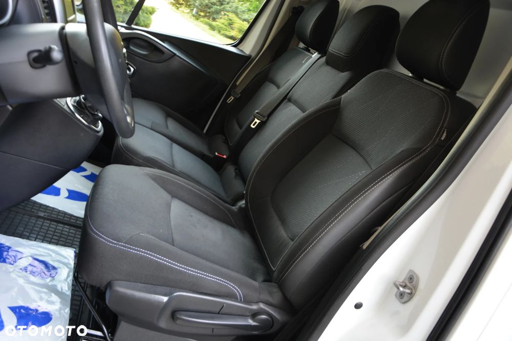 Nissan NV300 - 21
